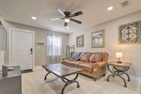 Fort Walton Beach Townhome < 3 Mi to the Beach! Apartment in Wright