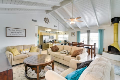 Canal-Front Jamaica Beach Home < 1 Mile to Sand! House in Jamaica Beach