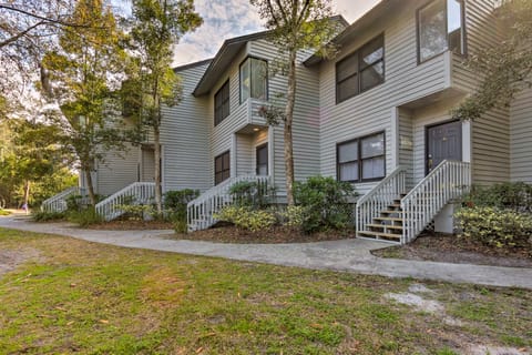 Hilton Head Island Townhome: Walk to Beach! Appartement in South Forest Beach