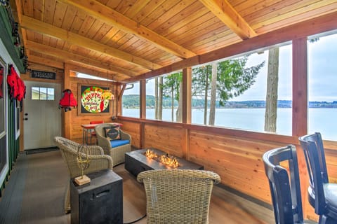Fish, Crab & Clam: Waterfront Gem in Port Ludlow Cottage in Hood Canal