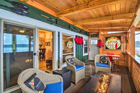 Fish, Crab & Clam: Waterfront Gem in Port Ludlow Cottage in Hood Canal