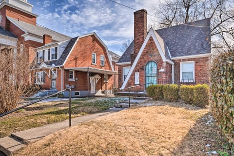 Pet-Friendly Louisville Home: Near Distilleries! Cottage in Jefferson County