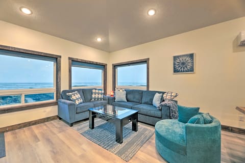 Sanderling Sea Cottages, Unit 5 w/ Ocean Views! Cottage in Oregon