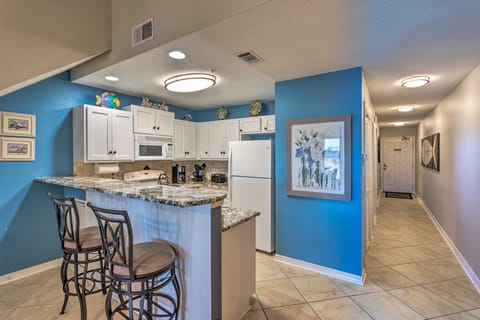 Beach & Pool Access: Family-Friendly Miramar Condo Apartment in Miramar Beach