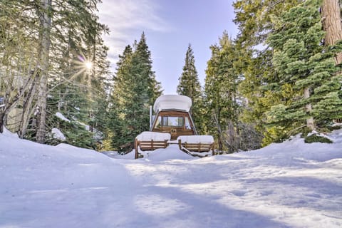 Lake Tahoe Mountain Cabin: Private Beach Access! House in Homewood