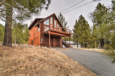 12 Mi to Boreal Mountain: Truckee Log Cabin House in Truckee