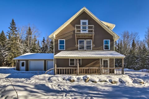 ‘Rangeley Retreat’ Cabin-Style Home: Lake Access Haus in Rangeley Lake