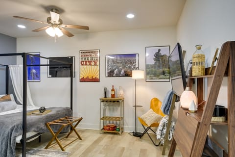 Relaxing Lubbock Studio ~ 6 Mi to Texas Tech Apartment in Lubbock