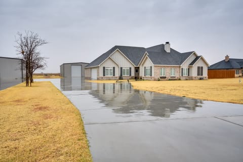 Relaxing Lubbock Studio ~ 6 Mi to Texas Tech Apartment in Lubbock