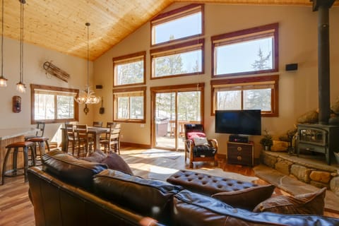 Rustic Mountain Sanctuary on 2 Acres w/ Deck! House in Park County