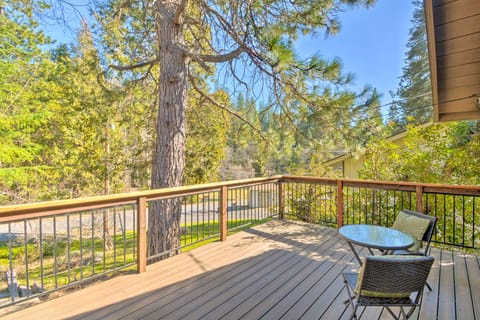 Cabin w/ Deck Located in The Sherwood Forest! Haus in Twain Harte