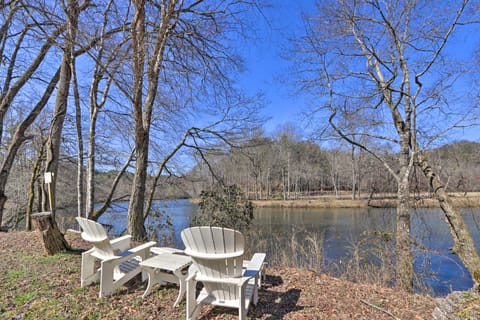Charming Murphy House with Deck & River Views! Maison in Murphy