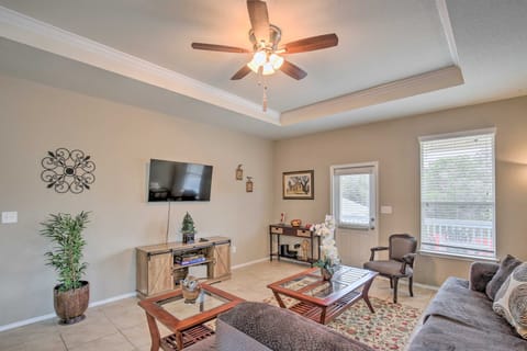 San Antonio Abode Near Golf, Shops + Dining! House in San Antonio