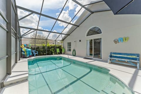 Newly Remodeled Family Home w/ Pool Near Disney! Haus in Kissimmee