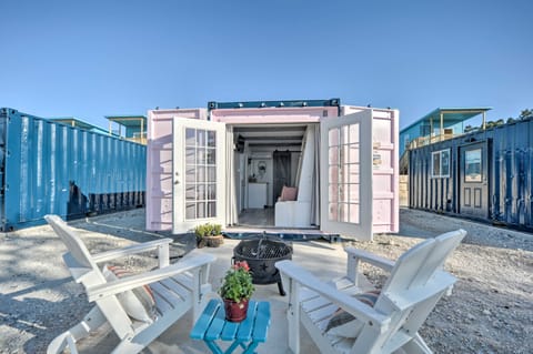 Lakefront Container Studio: Patio & Fire Pit! Apartment in Canyon Lake
