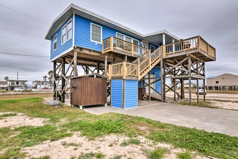 Surfside Beach Gem w/ Deck - 1 Block to Shore! House in Surfside Beach