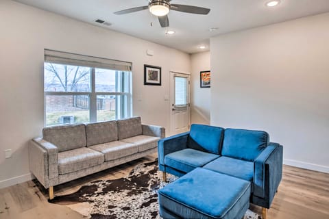 Modern Townhome ~ 3 Mi to Dtwn Grand Junction Apartment in Grand Junction