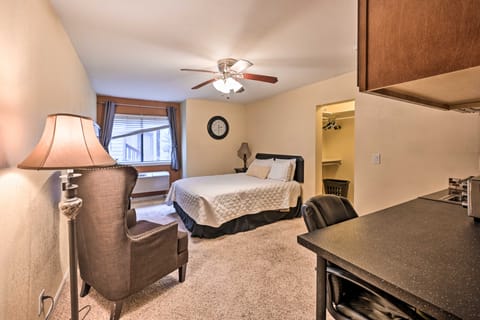 2 Blocks to Light Rail: Denver Unit w/ Kitchenette Apartment in Greenwood Village