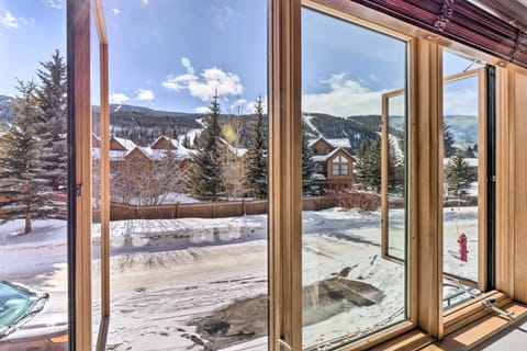 Keystone Studio w/ Hot Tub: Walk to Ski Lifts! Apartment in Keystone