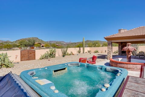 Charming Cave Creek Abode w/ Hot Tub & Views! Haus in Cave Creek