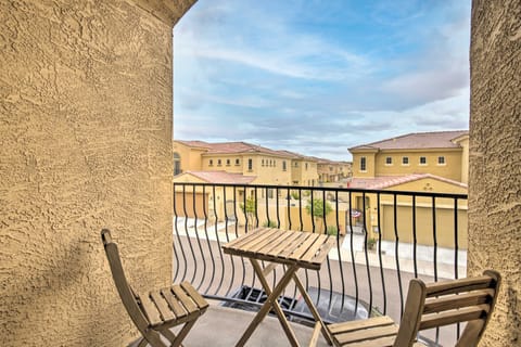 Lovely Mesa Townhome w/ Pool & Hot Tub Access Condo in Mesa