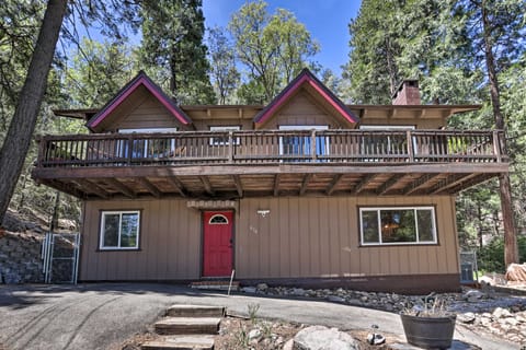 Twin Peaks Retreat ~ 3 Mi to Lake Arrowhead! House in Twin Peaks