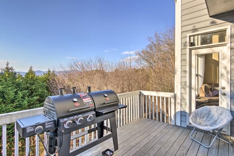 Expansive Asheville Area Home w/ Hot Tub & Views House in Swannanoa