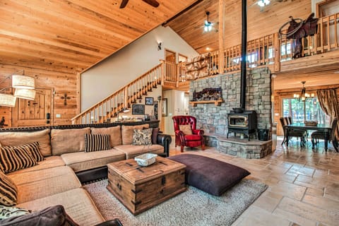 Spacious Overgaard Cabin w/ Game Room & Deck! House in Heber-Overgaard