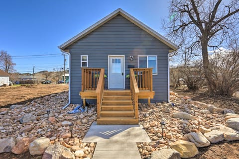 Cozy Spearfish Cottage < 1 Mi to Hiking Trail Cottage in Spearfish