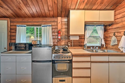 Waterfront Sekiu Escape - 9 Mi to Neah Bay! House in Washington