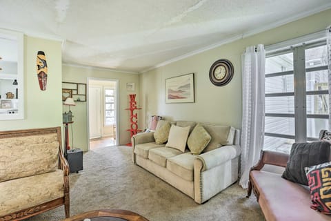 Cozy Montgomery Home: Just 2 Mi to Downtown! Casa in Montgomery