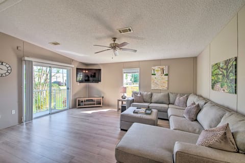 Sebastien Cottage w/ Screened Porch, 5 Mi to Beach Cottage in Sebastian