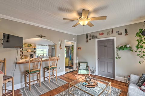 Stylish Asheville Home w/ Backyard & Fire Pit House in Woodfin