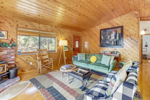 Idyllwild Cabin w/ Deck & Tahquitz Peak Views House in Idyllwild-Pine Cove