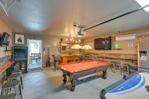 Welcoming Bullhead City Home w/ Pool & Game Room! House in Bullhead City