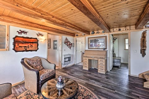 4-Season Mountain Escape with Breathtaking View! House in Colorado