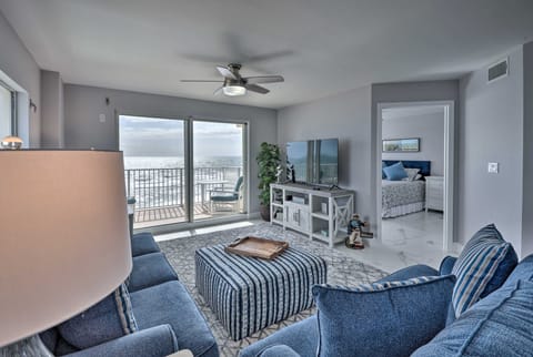 Oceanfront Ormond Beach Condo - Steps to Shore! Apartment in Ormond By The Sea