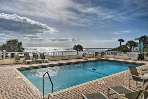 Oceanfront Ormond Beach Condo - Steps to Shore! Apartment in Ormond By The Sea