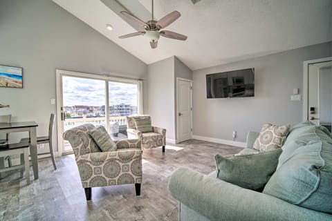 Condo w/ Bay Views ~ 5 Mi to Atlantic City! Apartment in Brigantine