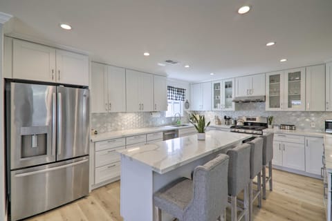 Sun-Soaked Livermore Gem with Patio & Fire Pit! House in Livermore