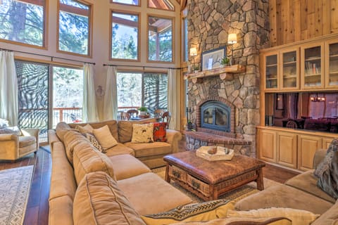 Expansive Cabin with Hot Tub + Walk to Ski Lift! House in Big Bear