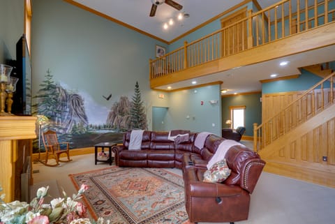 Spacious McArthur Home: Private Hot Tub + Pond! House in Ohio