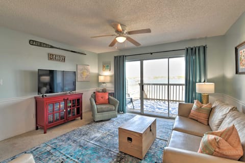 Stylish Gulf Shores Getaway w/ Dock Access! Apartment in West Beach