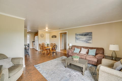 5 Mi to Silver Dollar City: Condo w/ Pool Access Apartment in Branson