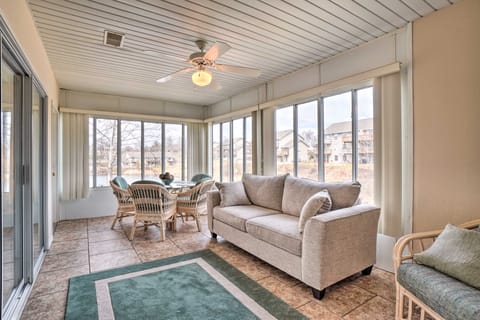 Branson Condo w/ Sunroom Near Downtown! Apartment in Branson