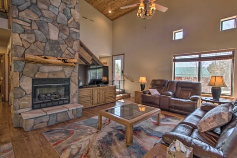 Show Low Family Cabin ~ 2 Mi to Golf Club! Maison in Show Low