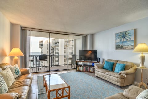 Oceanfront Condo w/ Balcony & Stunning Views! Apartment in Clearwater Beach