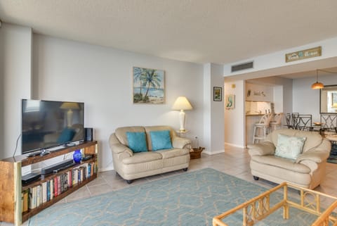 Oceanfront Condo w/ Balcony & Stunning Views! Apartment in Clearwater Beach