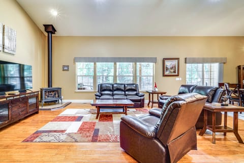 Hike + Explore: Graeagle Getaway w/ Furnished Deck House in Graeagle