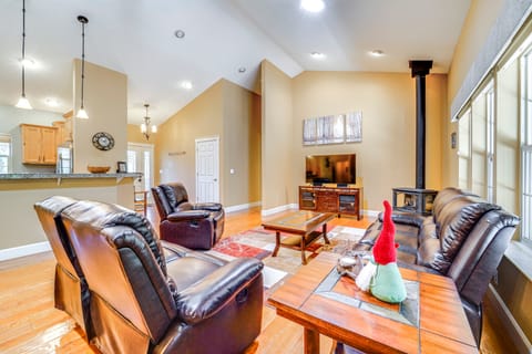 Hike + Explore: Graeagle Getaway w/ Furnished Deck House in Graeagle